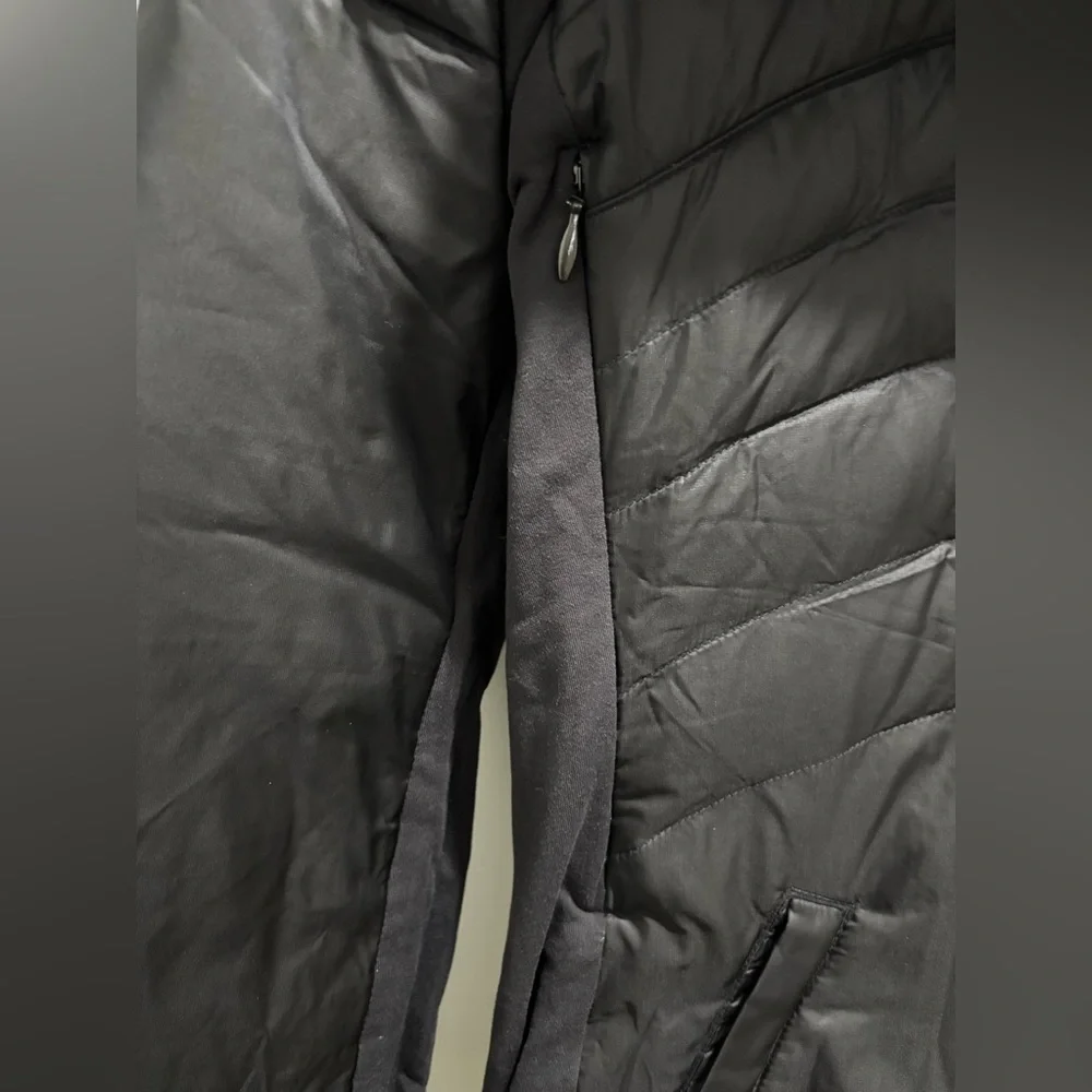 LULULEMON Down for a Run Black Puffer Jacket - Picture 6 of 8